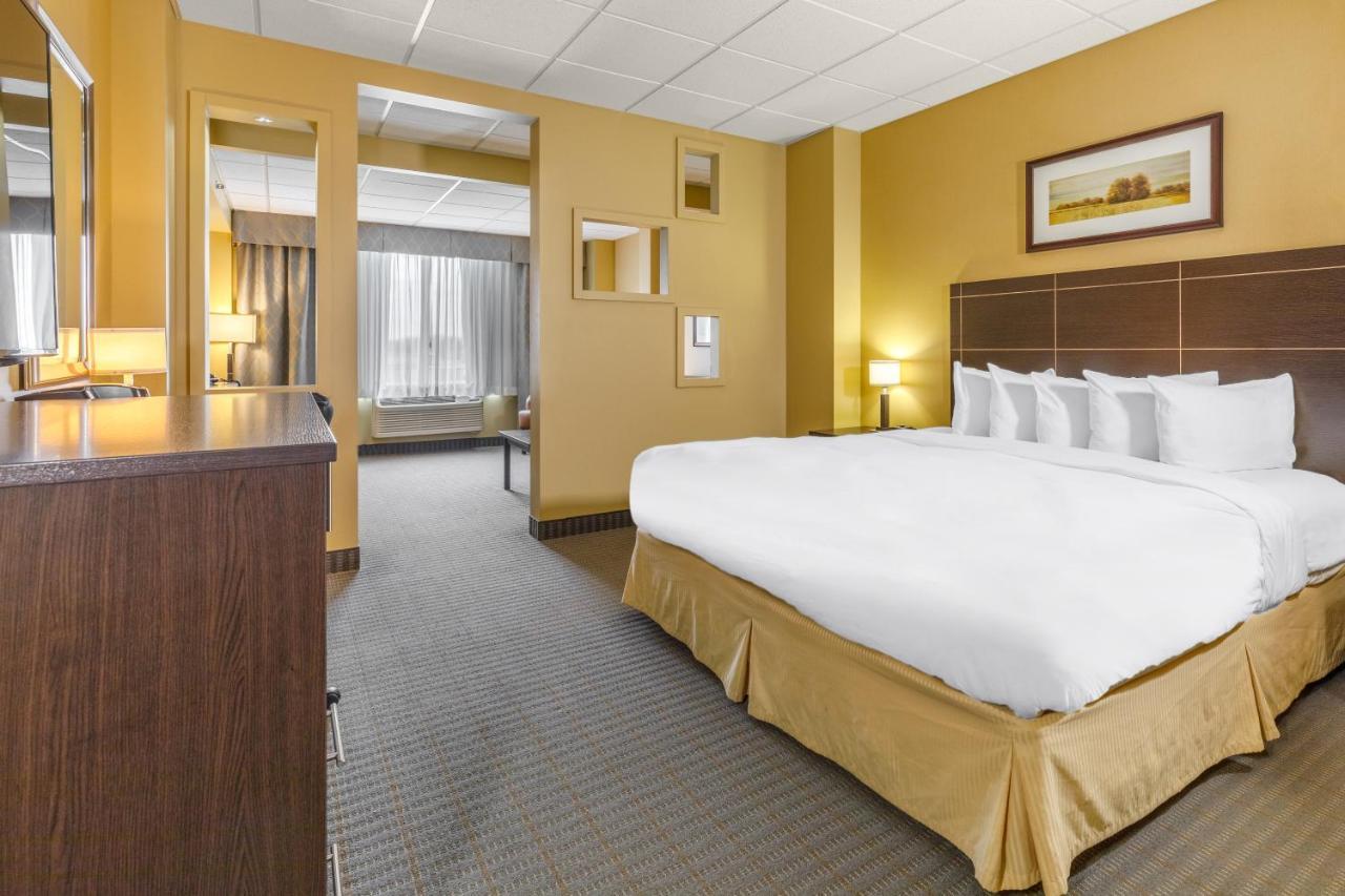 Quality Inn & Suites Victoriaville Ngoại thất bức ảnh