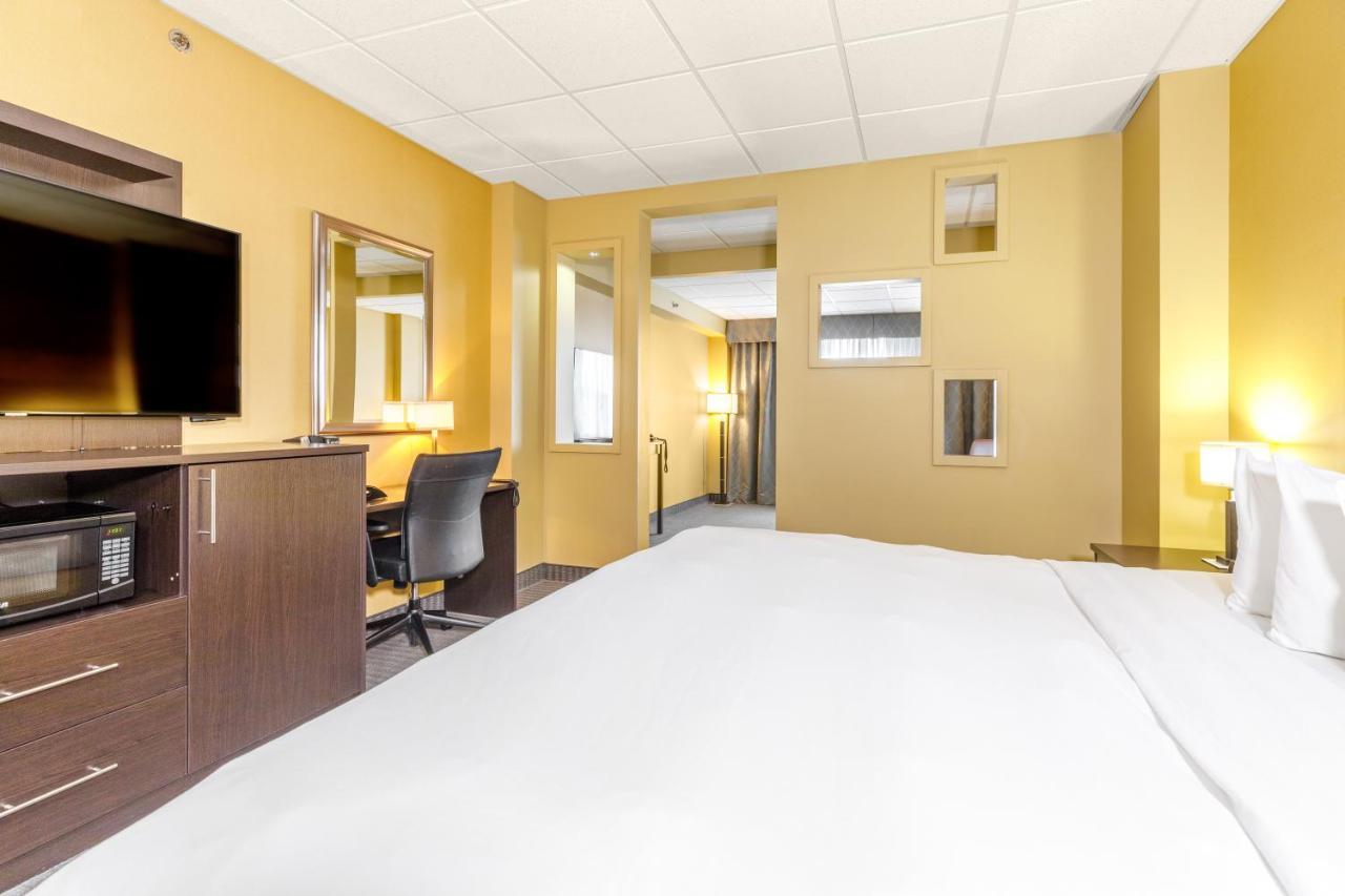 Quality Inn & Suites Victoriaville Ngoại thất bức ảnh